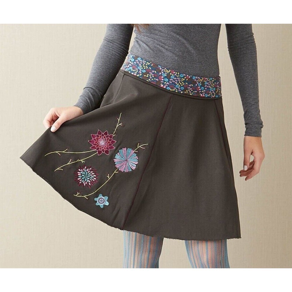 Matilda Jane Women's Sz M Stellar Skirt Paint by Numbers Floral Embroidery Black